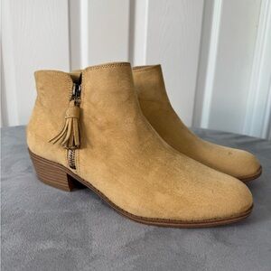 Zodiac Val Western Tan Micro Suede Booties Almond Toe Zip up Women’s Size 10